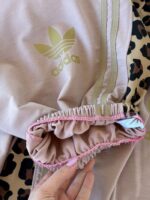 کراپ و شلوار پنبه گلکسی دخترانه addidas - Image 8